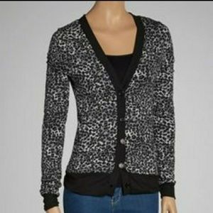 Heart and hips gray leopard print cardigan